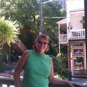 Meet your Posher, Beth